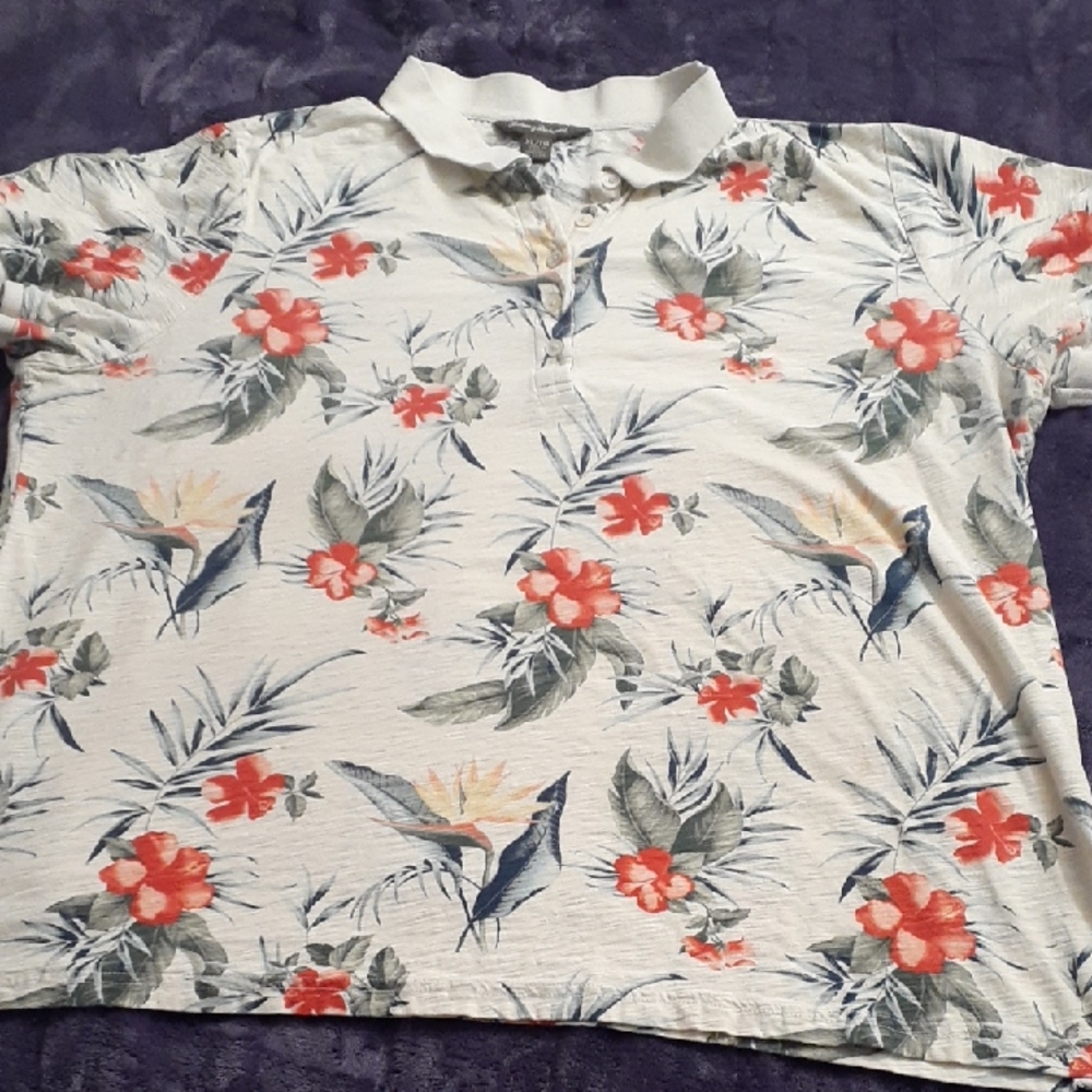 Tommy Bahama Red and White Floral Polo Women XL